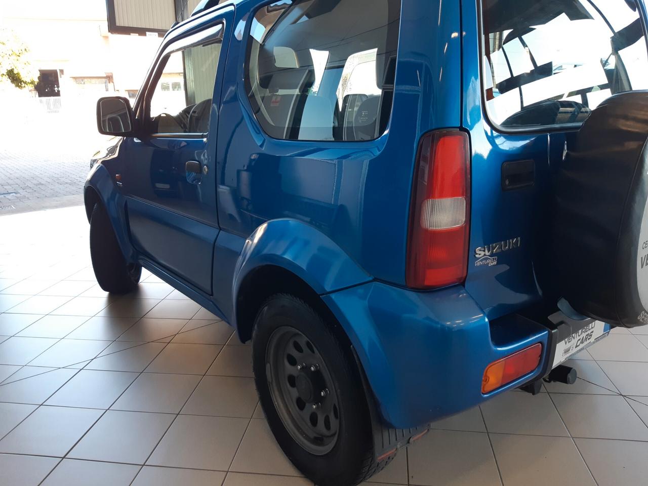 Suzuki Jimny 1.5 DDiS cat 4WD CON GANCIO TRAINO