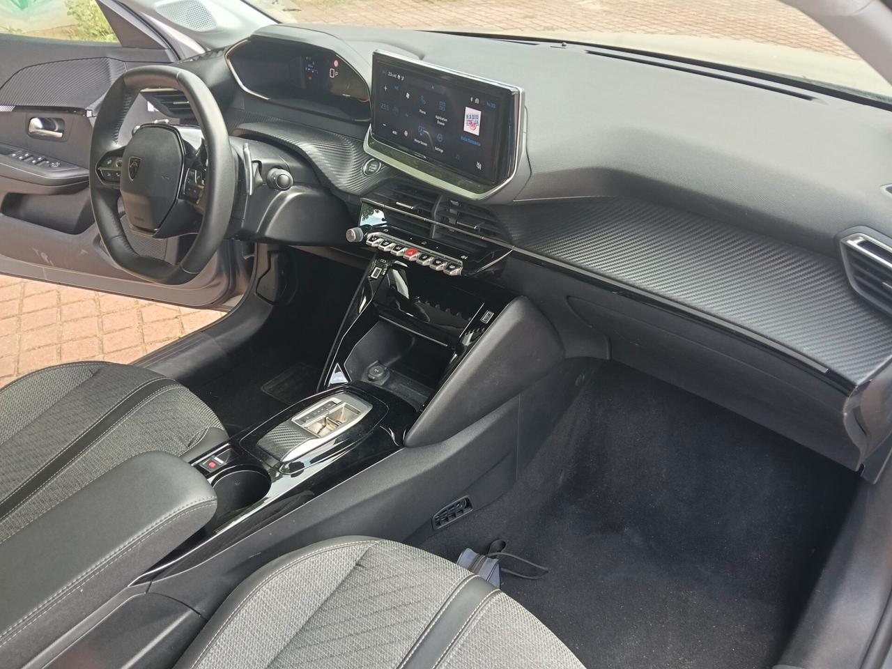 Peugeot 208 Hybrid 100 e-DCS6 Allure 2025
