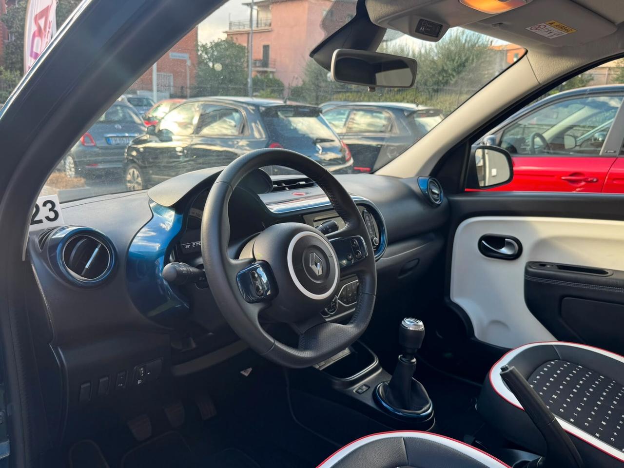 Renault Twingo 1.0 71CV SIGNATURE **PELLE NAVI SENSORI LED CAMERA GARANZIA PRONTA CONSEGNA NEOPATENTATI