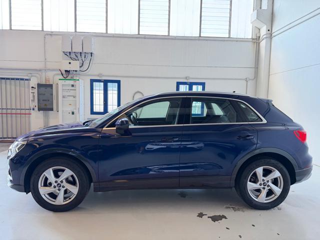 AUDI Q3 35 TDI S tronic Identity Black
