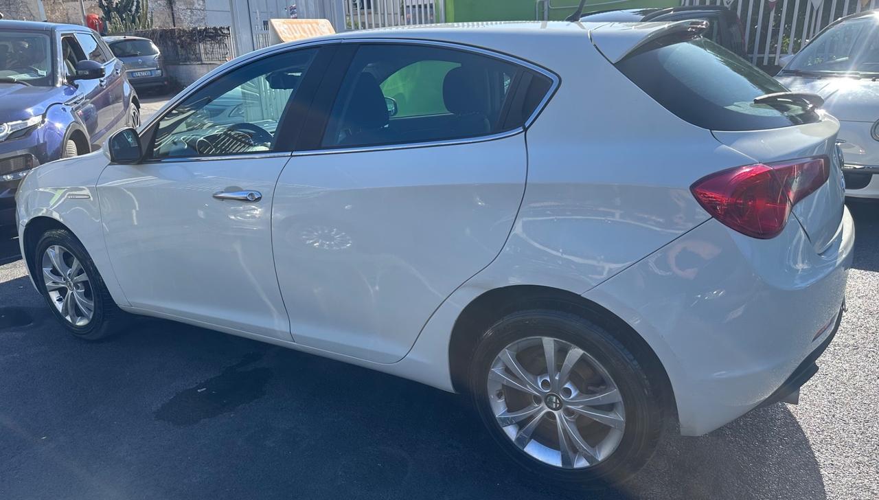 Alfa Romeo Giulietta 1.6 JTDm-2 105 CV Distinctive 2010
