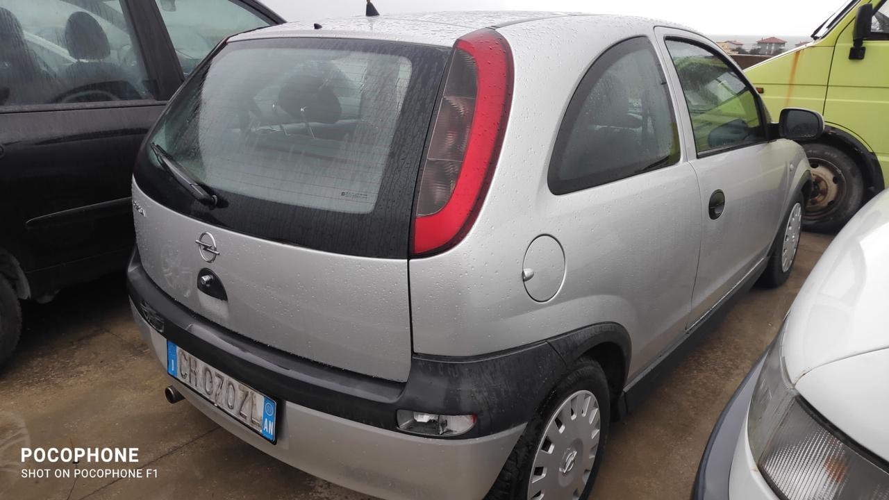 Opel Corsa 1.0 benzina neopatentati 115.000km