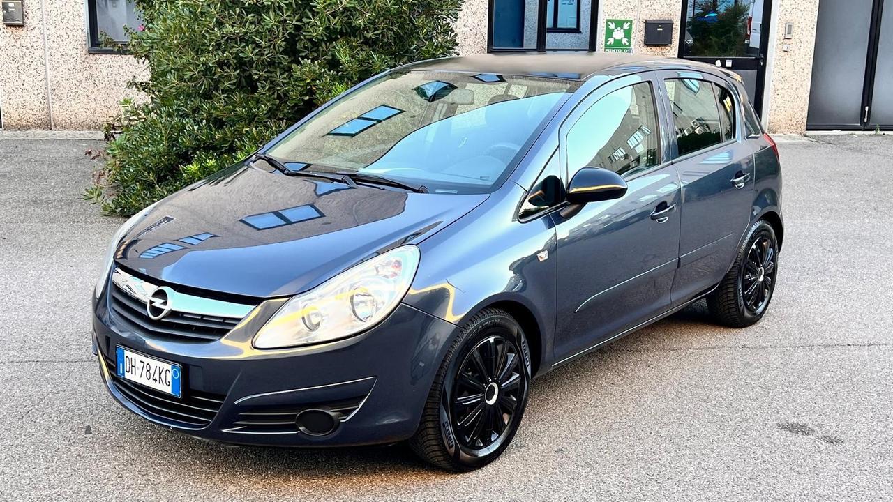 Opel Corsa 1.2 Benzina e GPL adatta a neo patentati