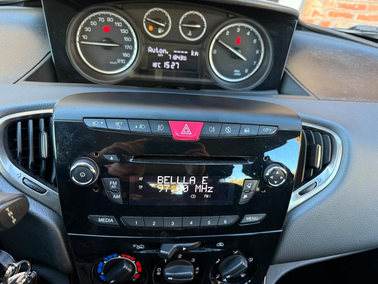 LANCIA YPSILON unico-pr 1.2 Gold 72.500 km