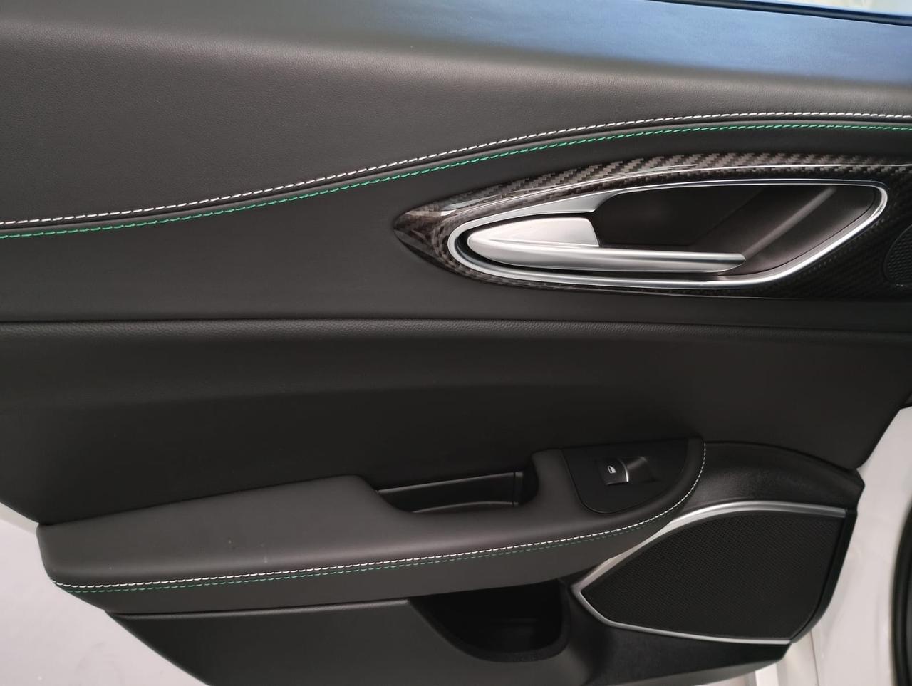 Alfa Romeo Giulia 2.9 V6 Bi-Turbo AT8 Quadrifoglio