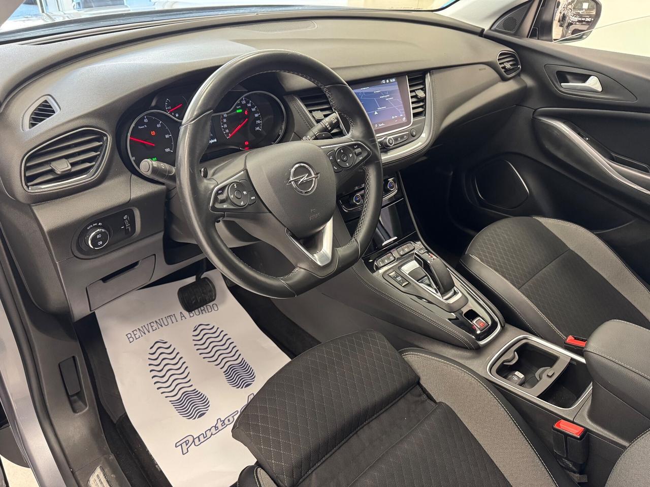 Opel X GRANDLAND 1.6 HYBRID4 PLUG-IN