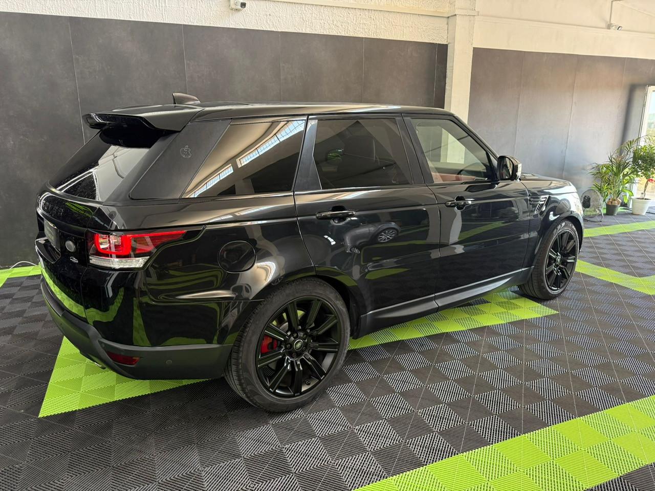 Land Rover Range Rover Sport 3.0 SDV6 HSE DYNAMIC