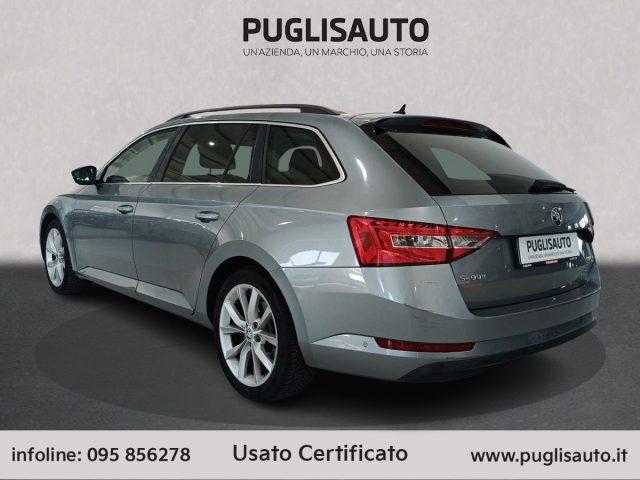 SKODA Superb 2.0 TDI DSG Wagon Style