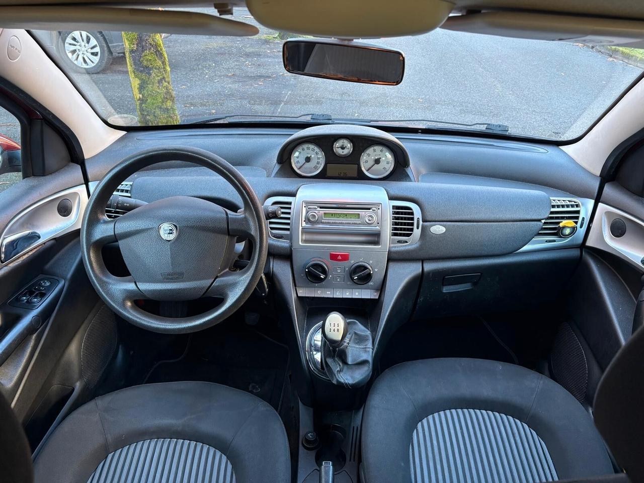 Lancia Ypsilon 1.3 MJT 75 CV Argento disel