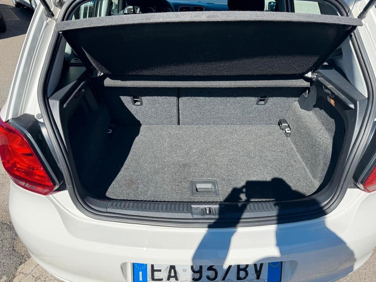 Volkswagen Polo 1.4 BENZ 5P COMFORTLINE 2011