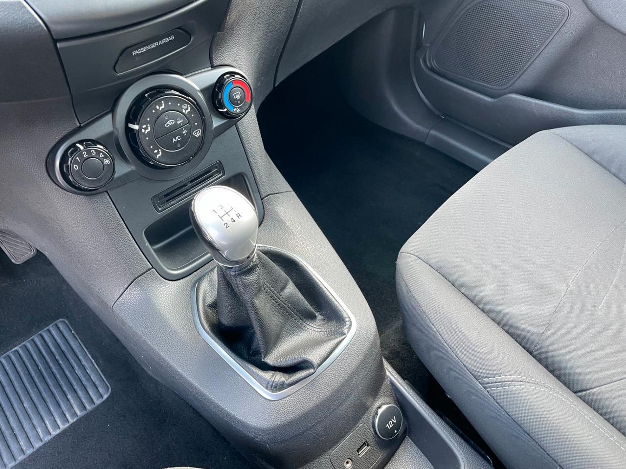 Ford Fiesta 1.2 60CV 5 porte Titanium IDONEA NEOPATENTATI