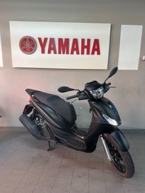 Piaggio Medley 200 S total black