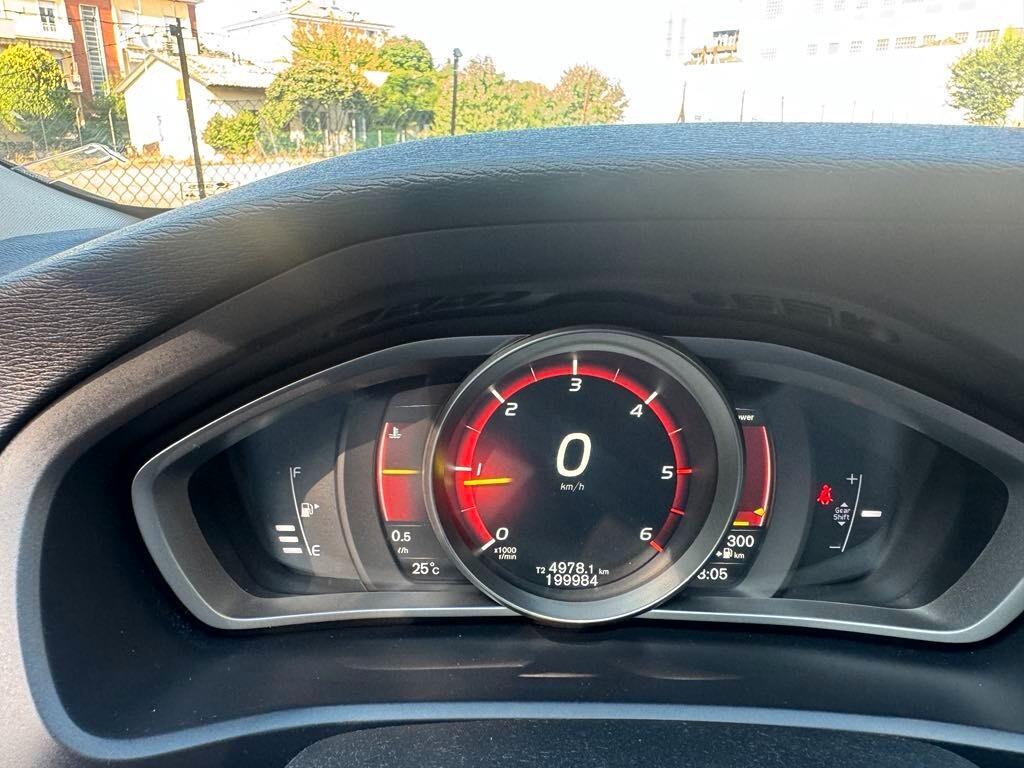 Volvo V40 Cross Country 2.0 Diesel AUTOCARRO EURO 6