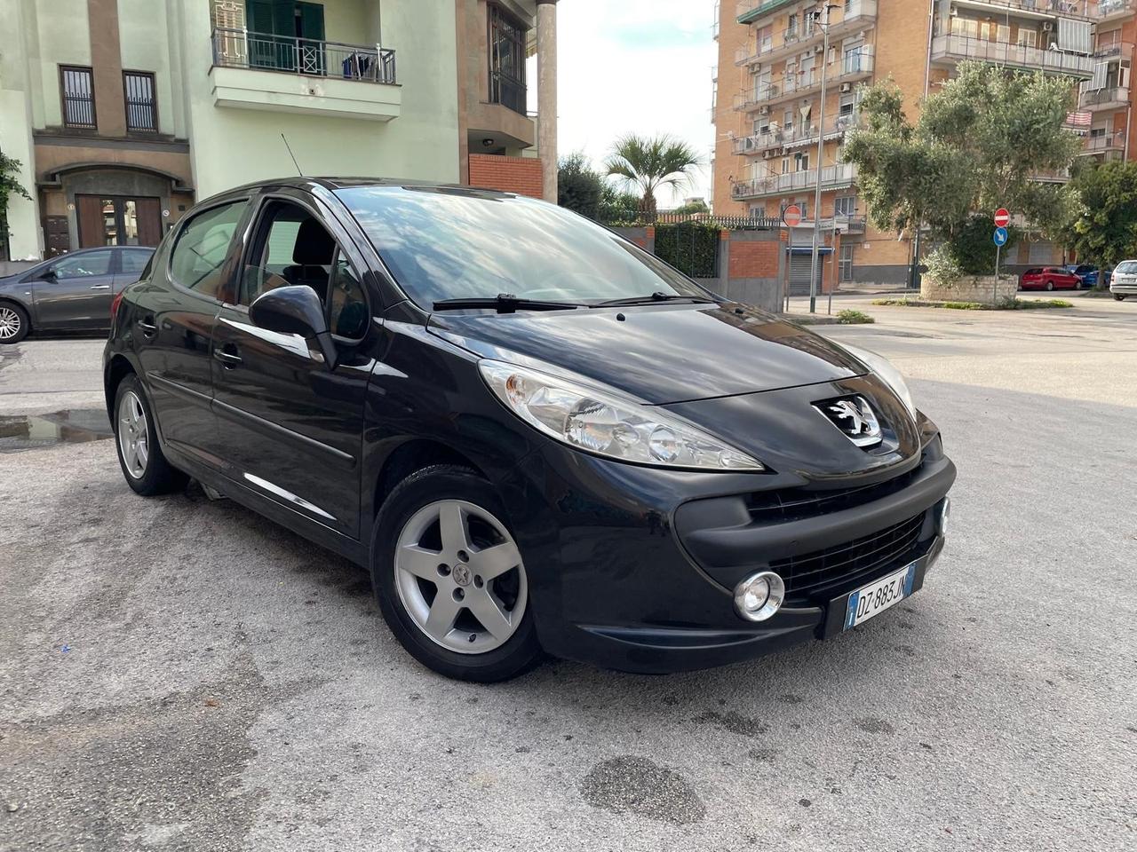 Peugeot 207 1.4 8V 75CV 5p. X Line