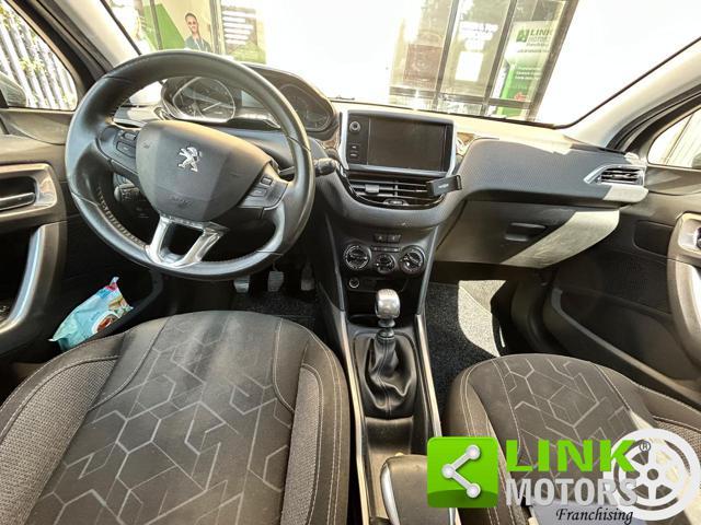 PEUGEOT 2008 .