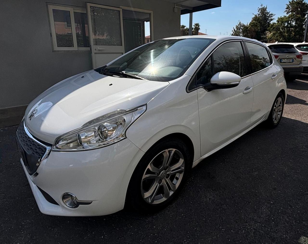 Peugeot 208 1.4 HDi 68 CV 5 porte Allure