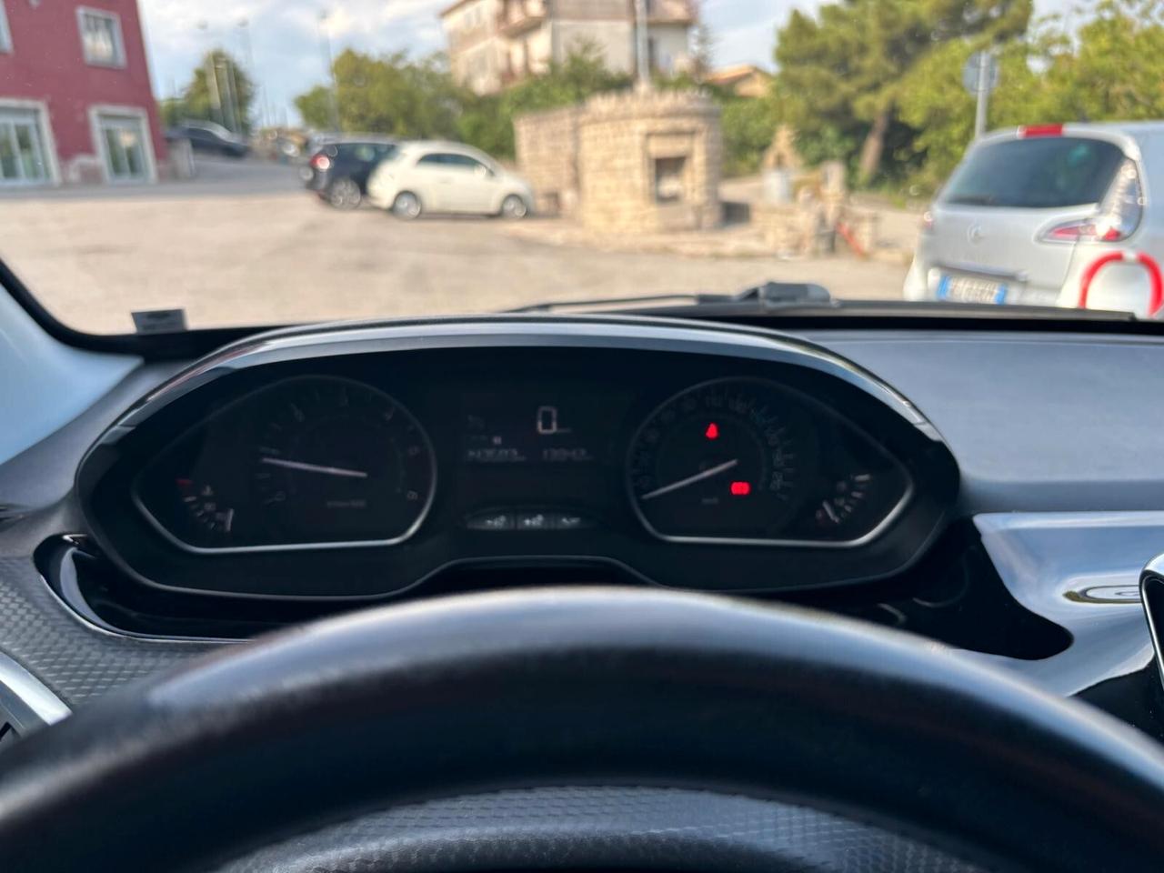 Peugeot 2008 BlueHDi 100 S&S Allure