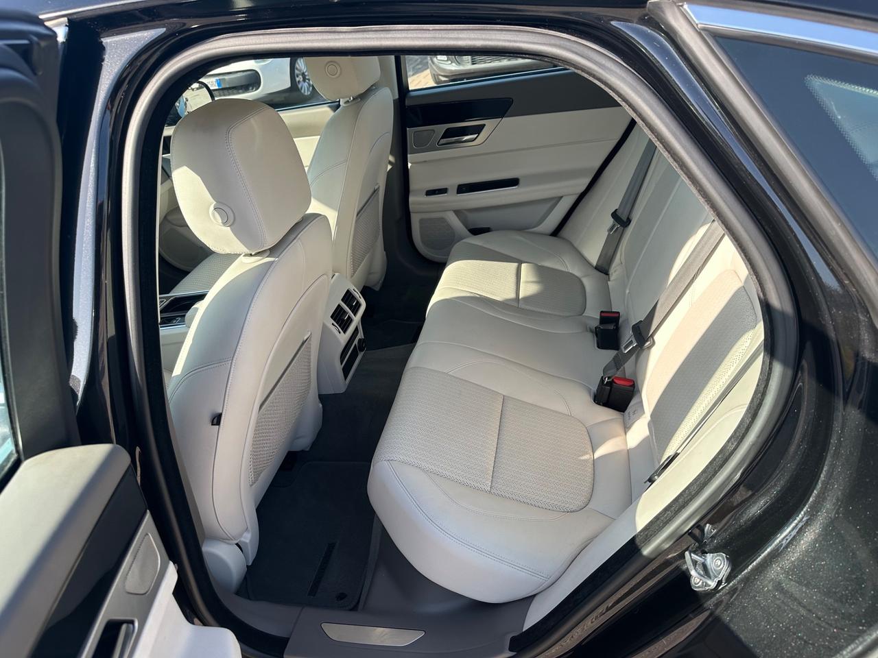 Jaguar XF 2.0 D 240 CV AWD aut. Portfolio