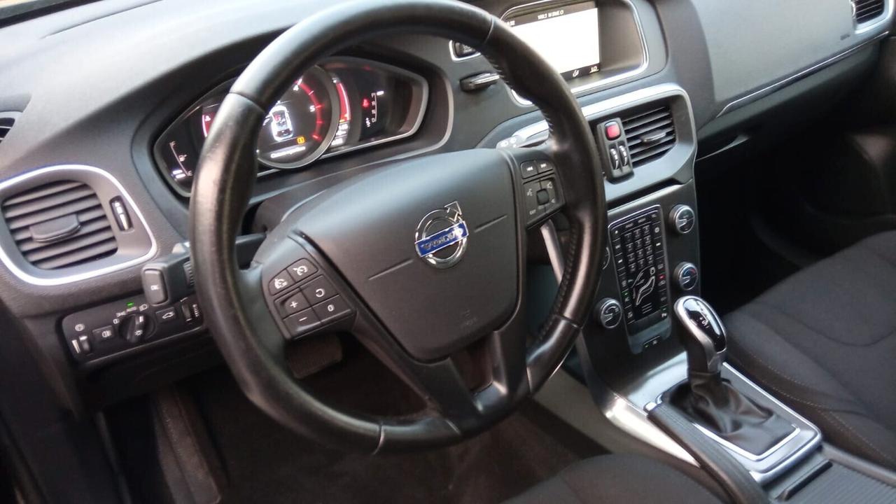 Volvo V40 D2 Momentum GearTronic