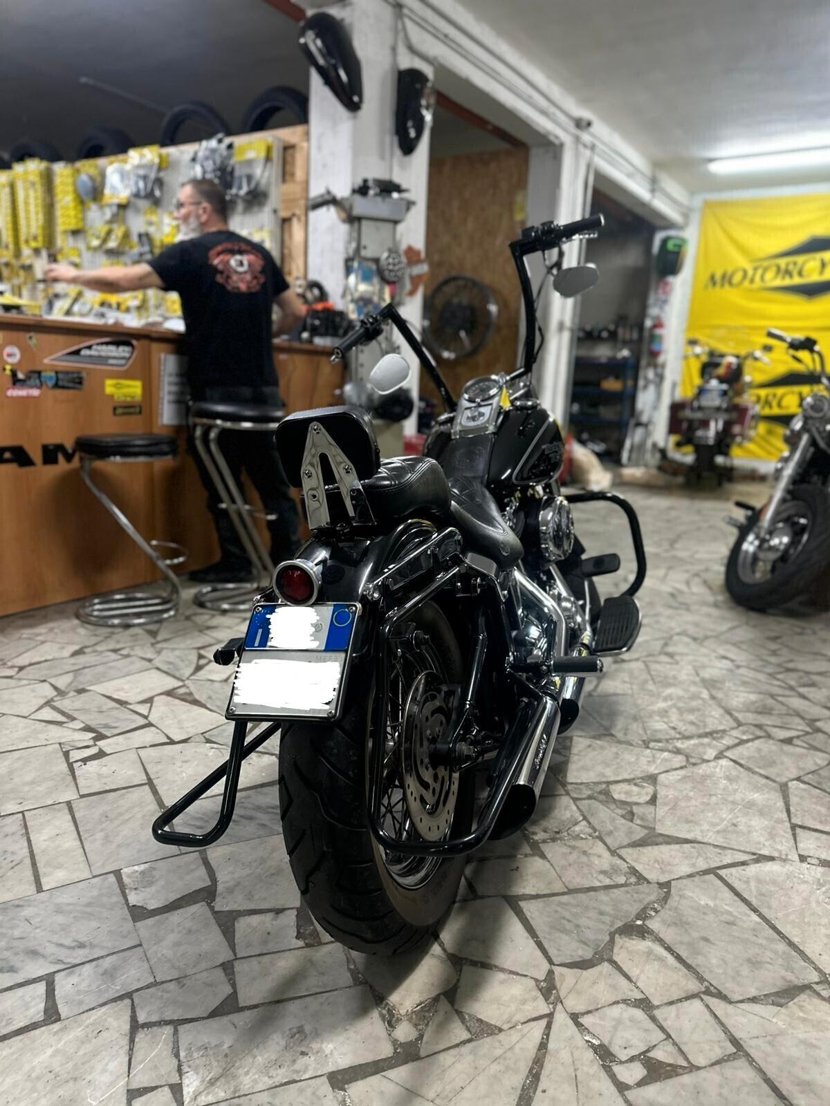 Harley-davidson FLSTC Heritage Softail Classic