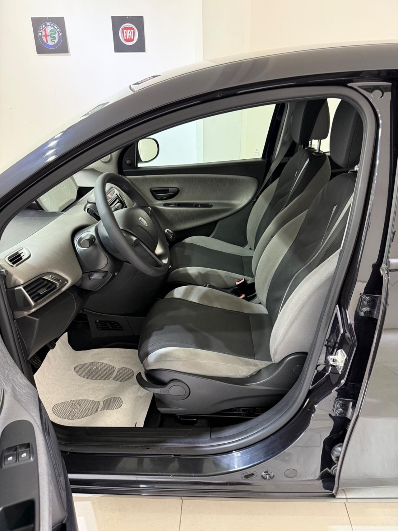 LANCIA YPSILON 1.2 69 CV 5 PORTE GPL ECOCHIC GOLD