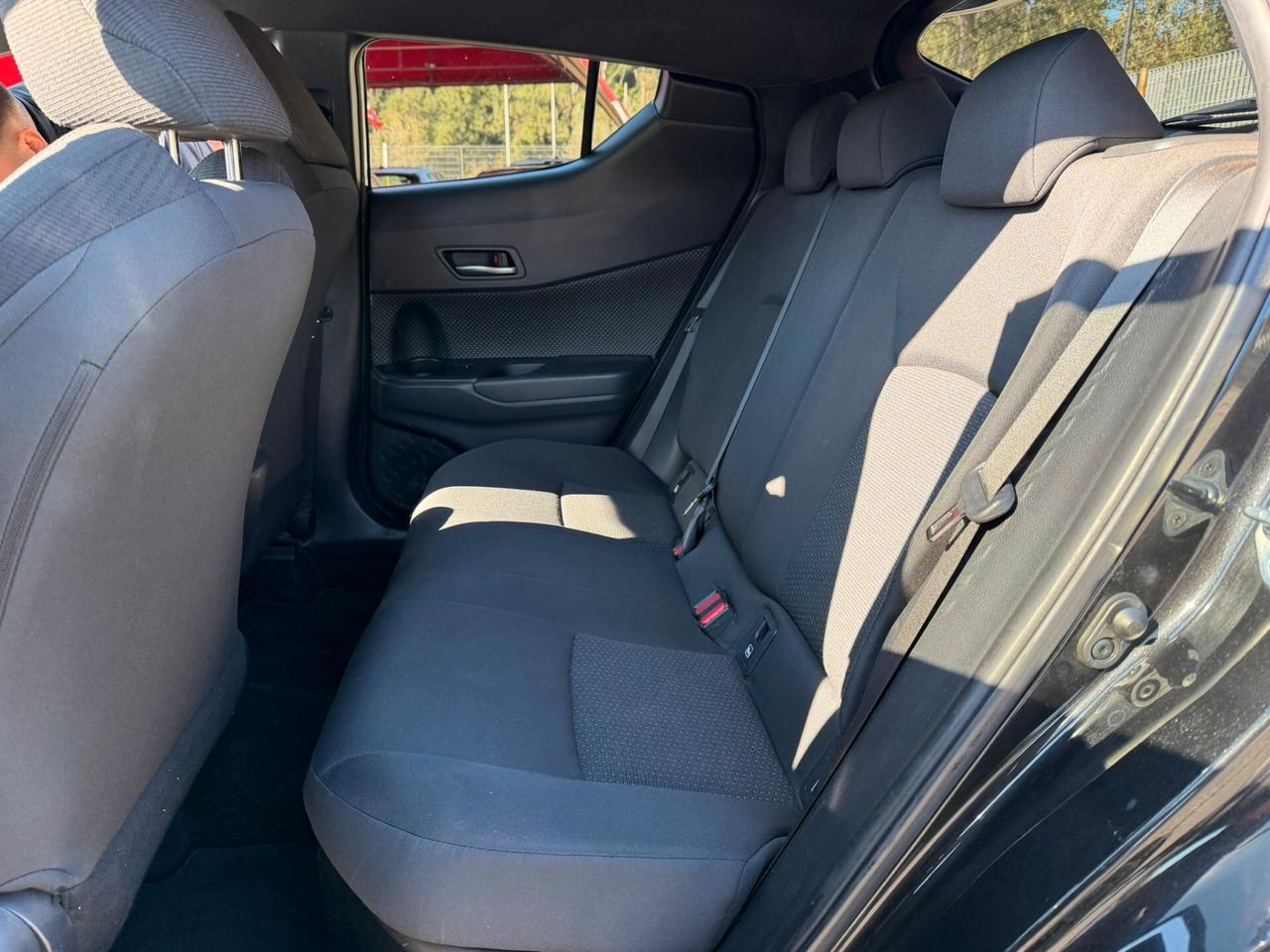 Toyota C-HR 1.8 Hybrid E-CVT Trend