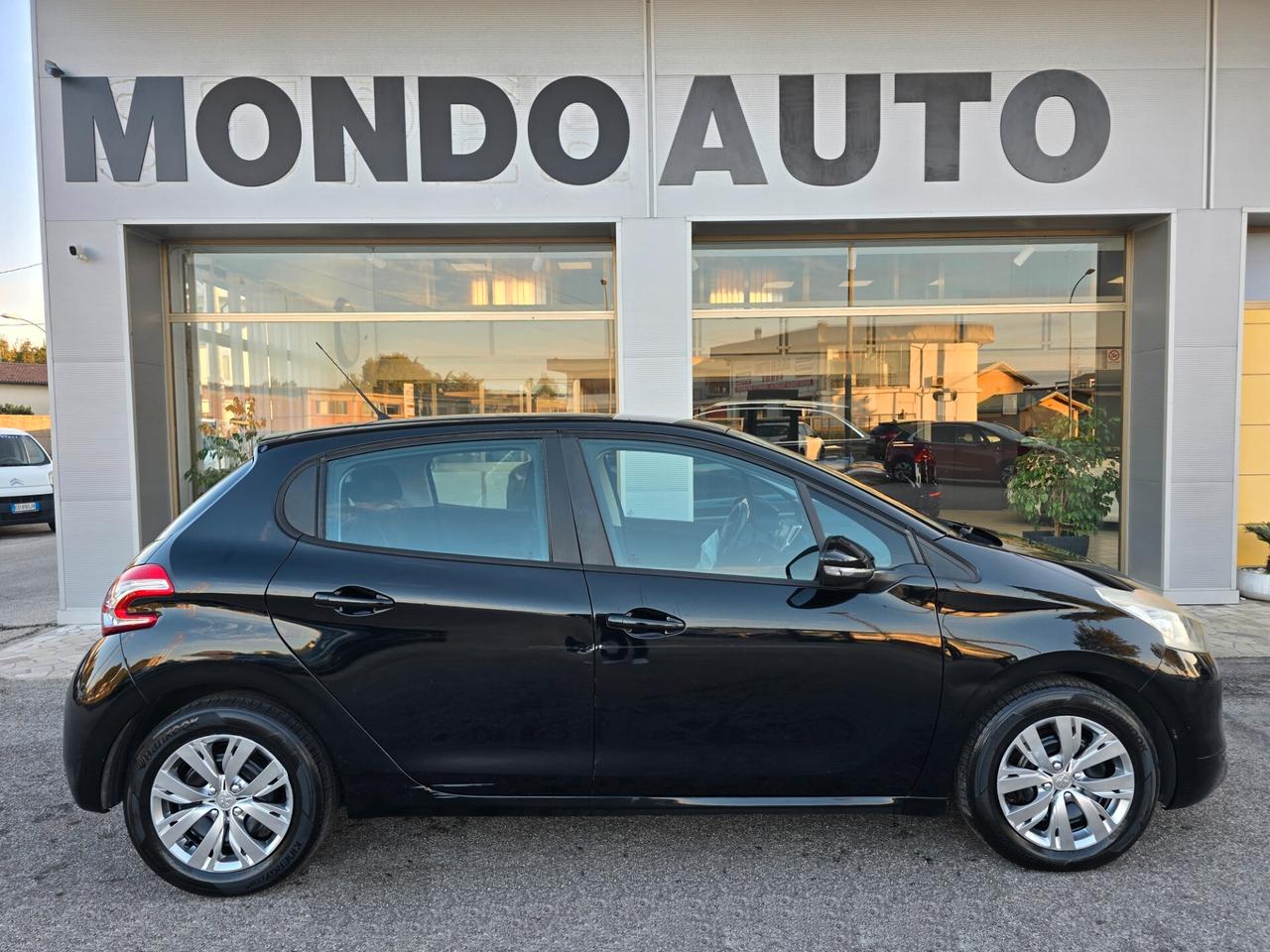 Peugeot 208 1.4 HDi 68 CV 5 porte Active