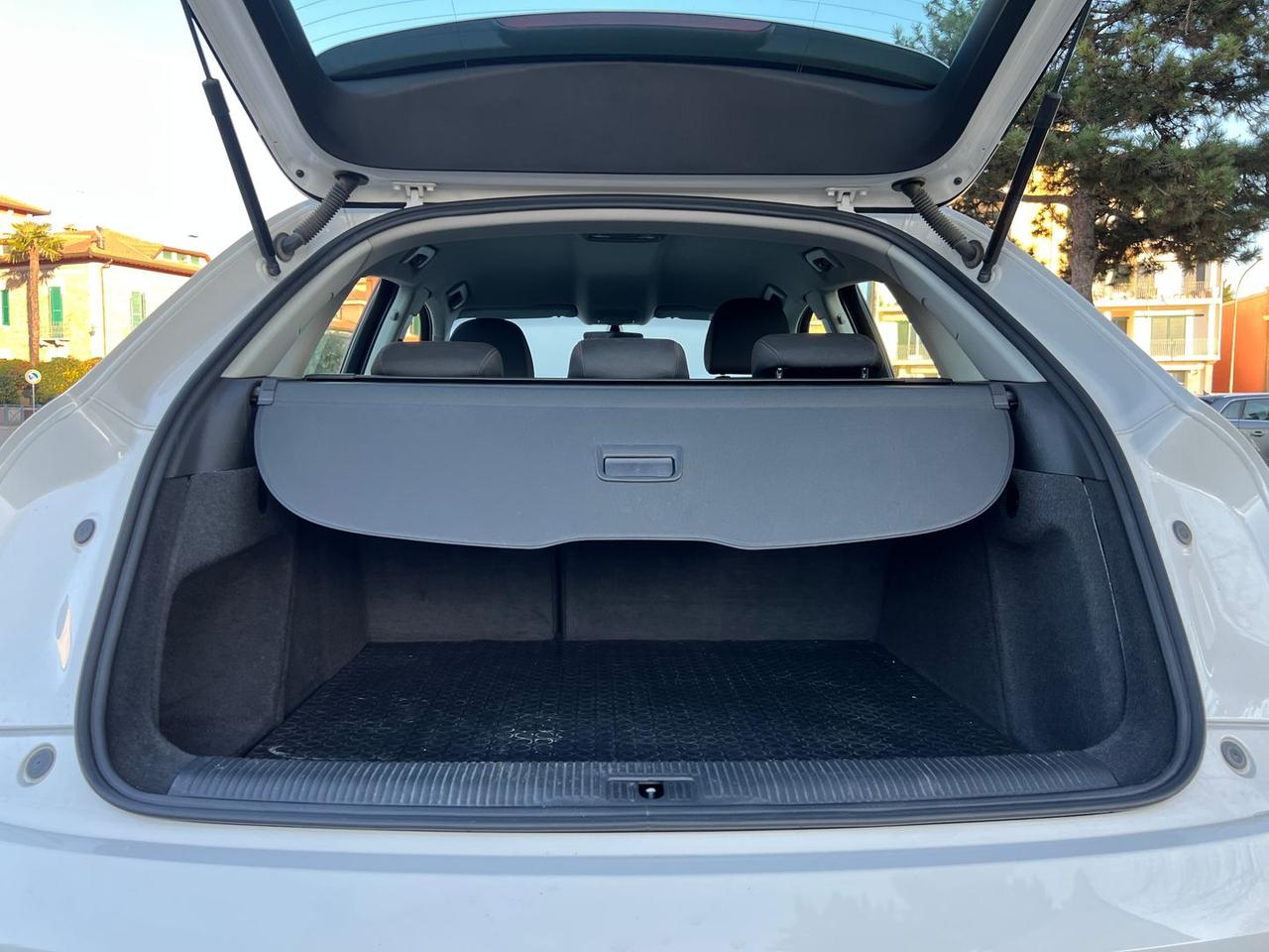 Audi Q3 2.0 TDI #9611