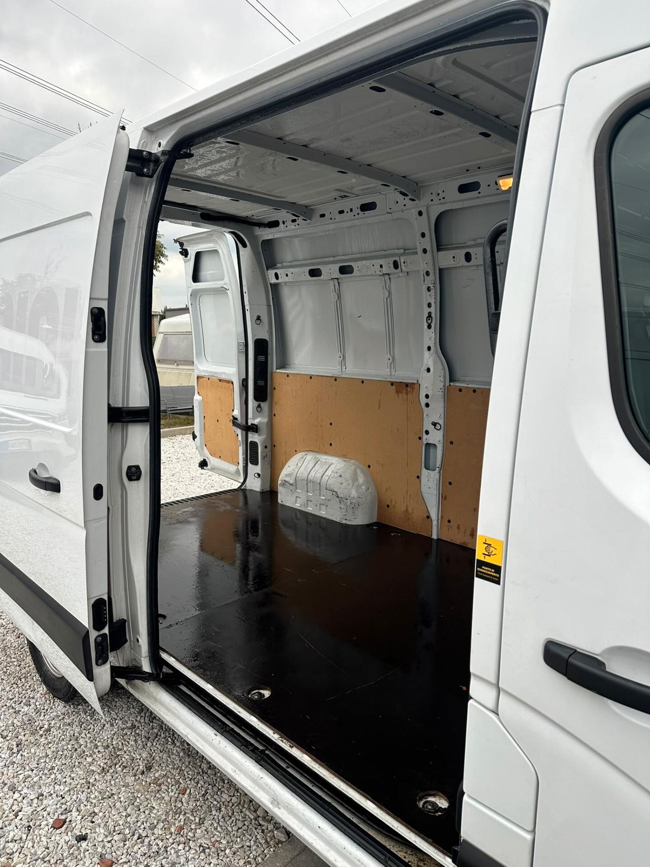 Nissan Interstar 35 2.3 dCi 135CV PL-TN N-Connecta Furgone