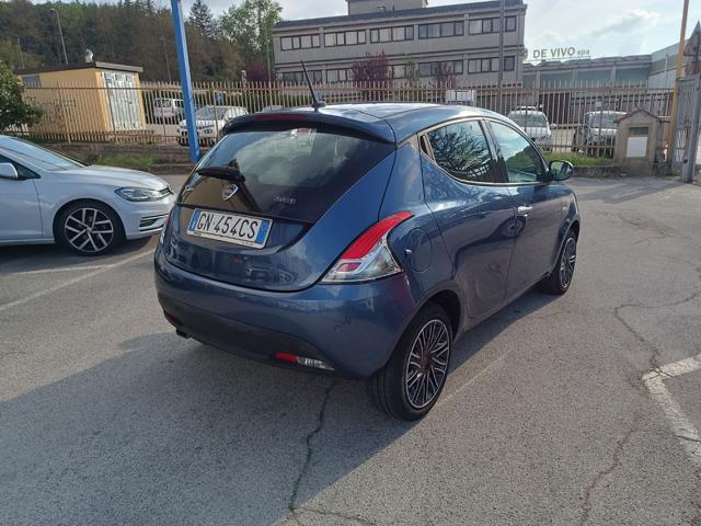 LANCIA Ypsilon 1.0 FireFly 5 porte S&S Hybrid Silver