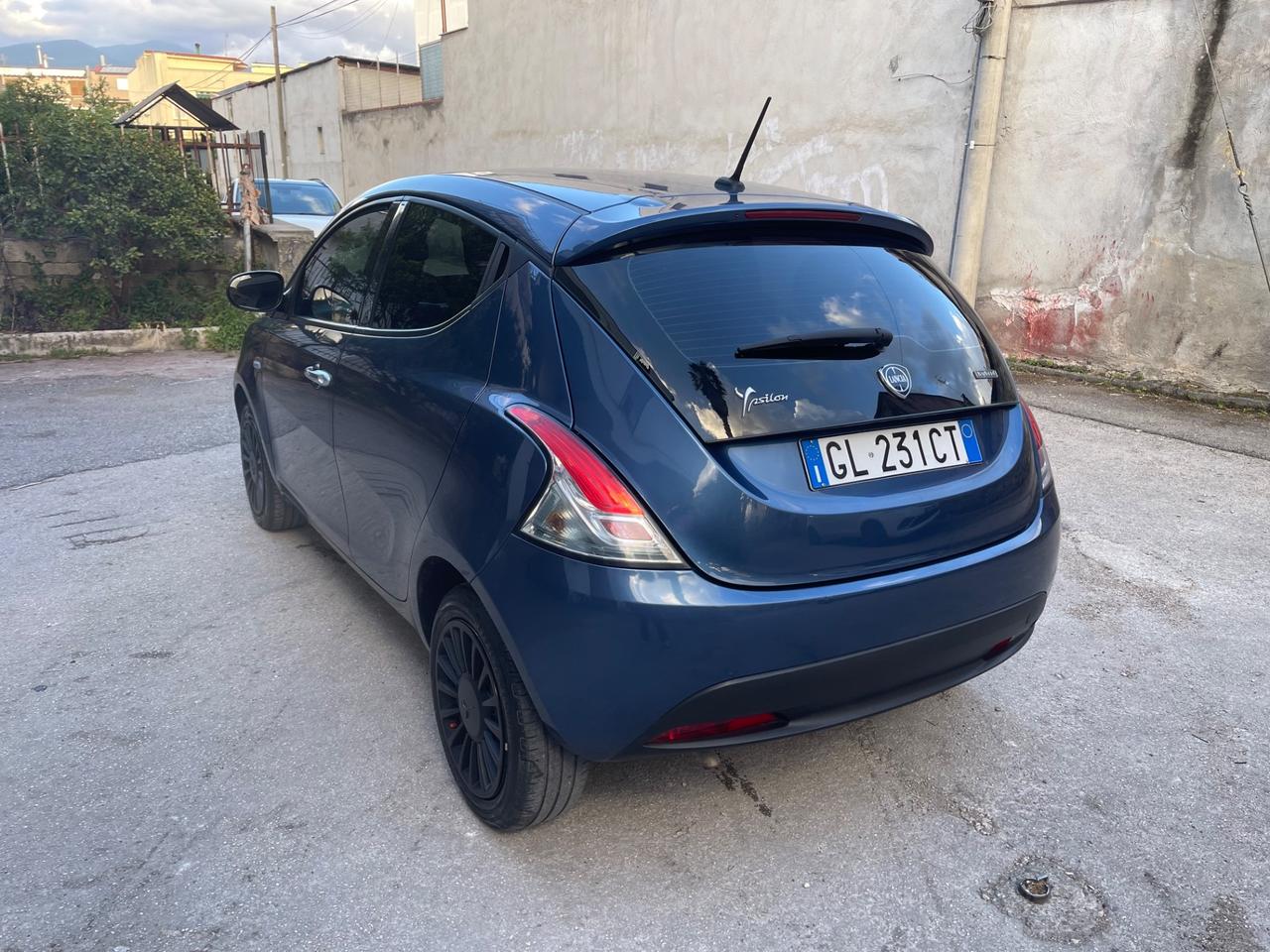 Lancia Ypsilon 1.0 FireFly 5 porte S&S Hybrid Silver