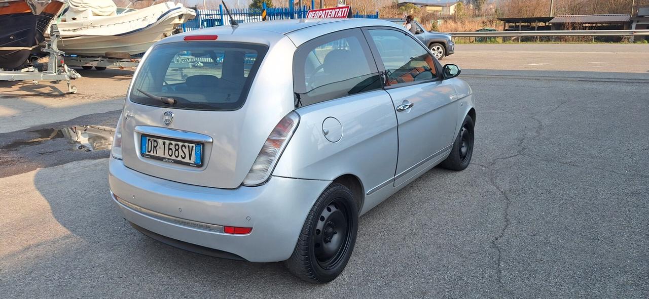 Lancia Ypsilon 1.2 Oro