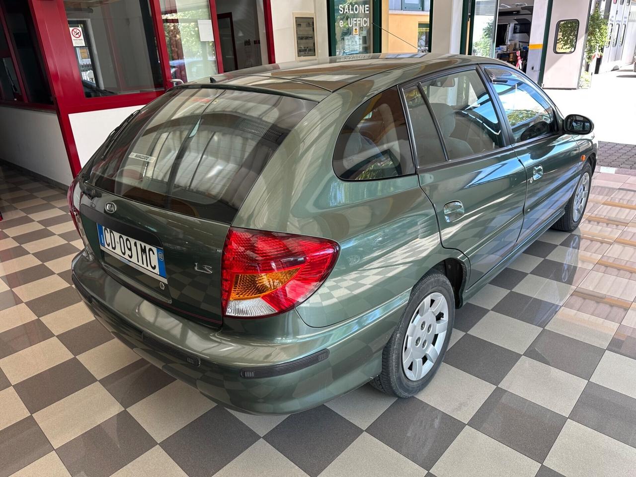 Kia Rio 1.5i 16V cat 5 porte LS Comfort