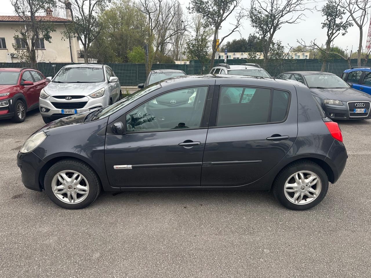 Renault Clio 1.2 5p. Rip Curl - 130.000km Neopatentati
