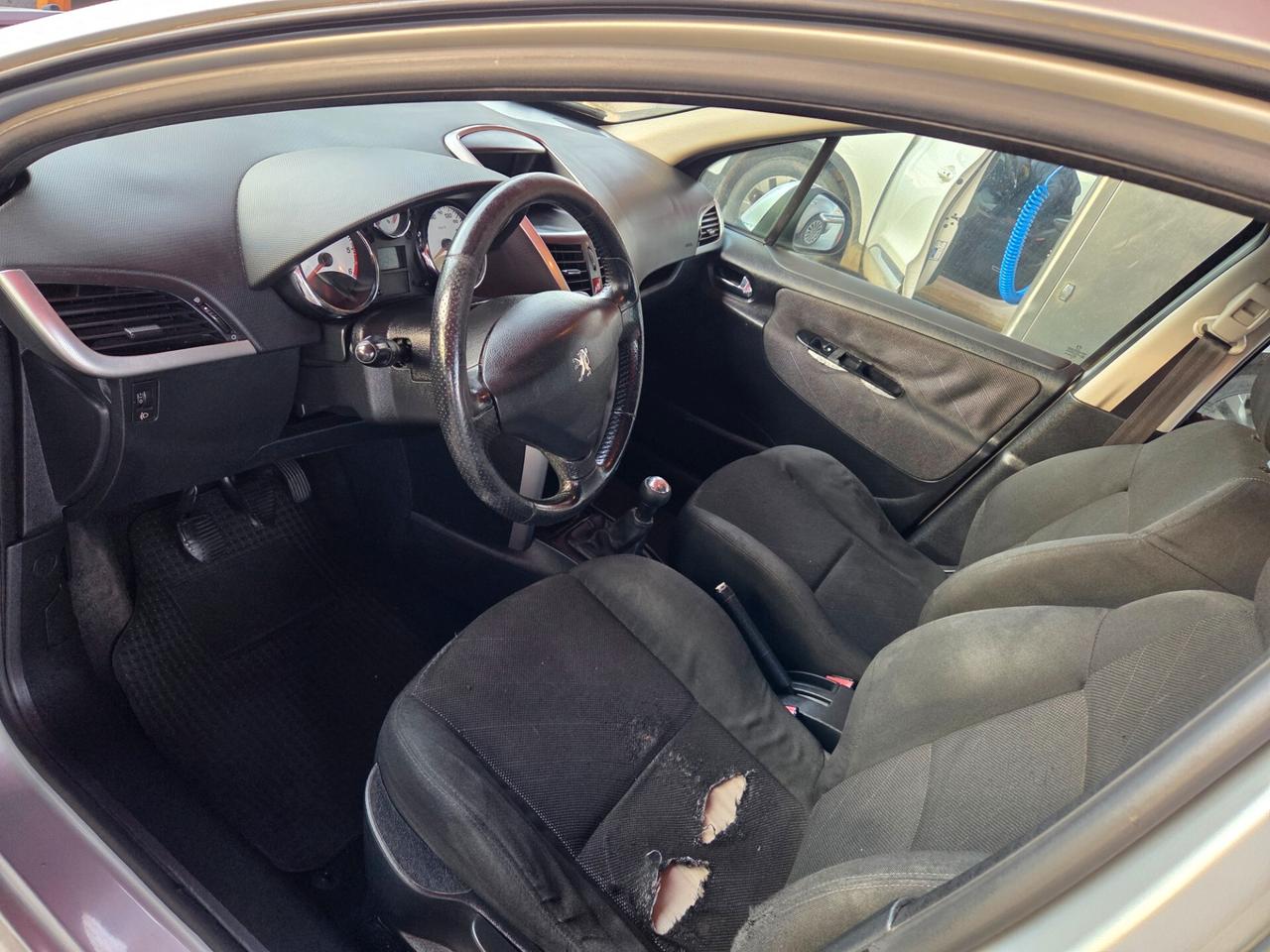 Peugeot 207 1.6 HDi 90CV 5p. 2008