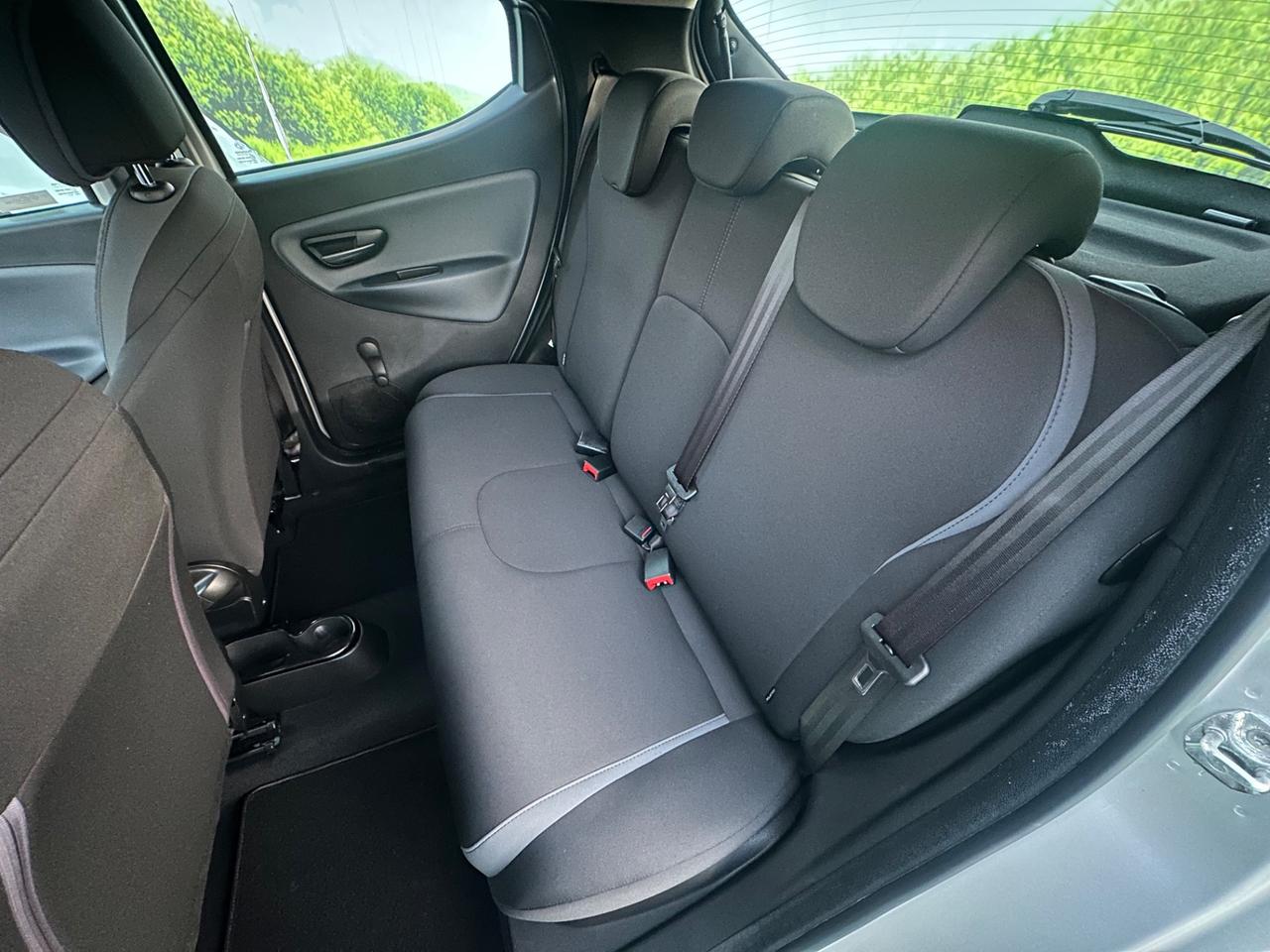 Lancia Ypsilon 1.2 Benzina 69cv Silver 2016