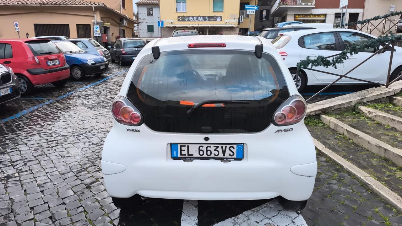 Toyota Aygo 1.0 12V VVT-i 5 porte connect