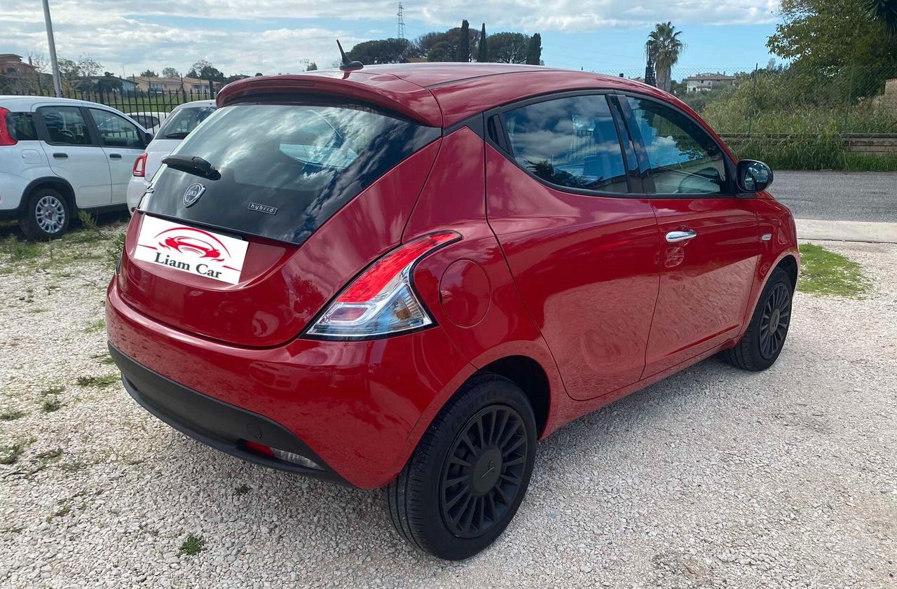 Lancia Ypsilon 1.0 Hybrid Ok Neop.