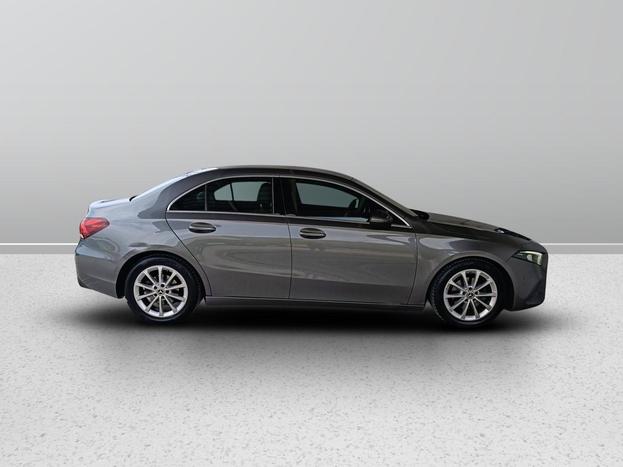 Mercedes-Benz Classe A - V177 2018 - A 180 d Sport auto
