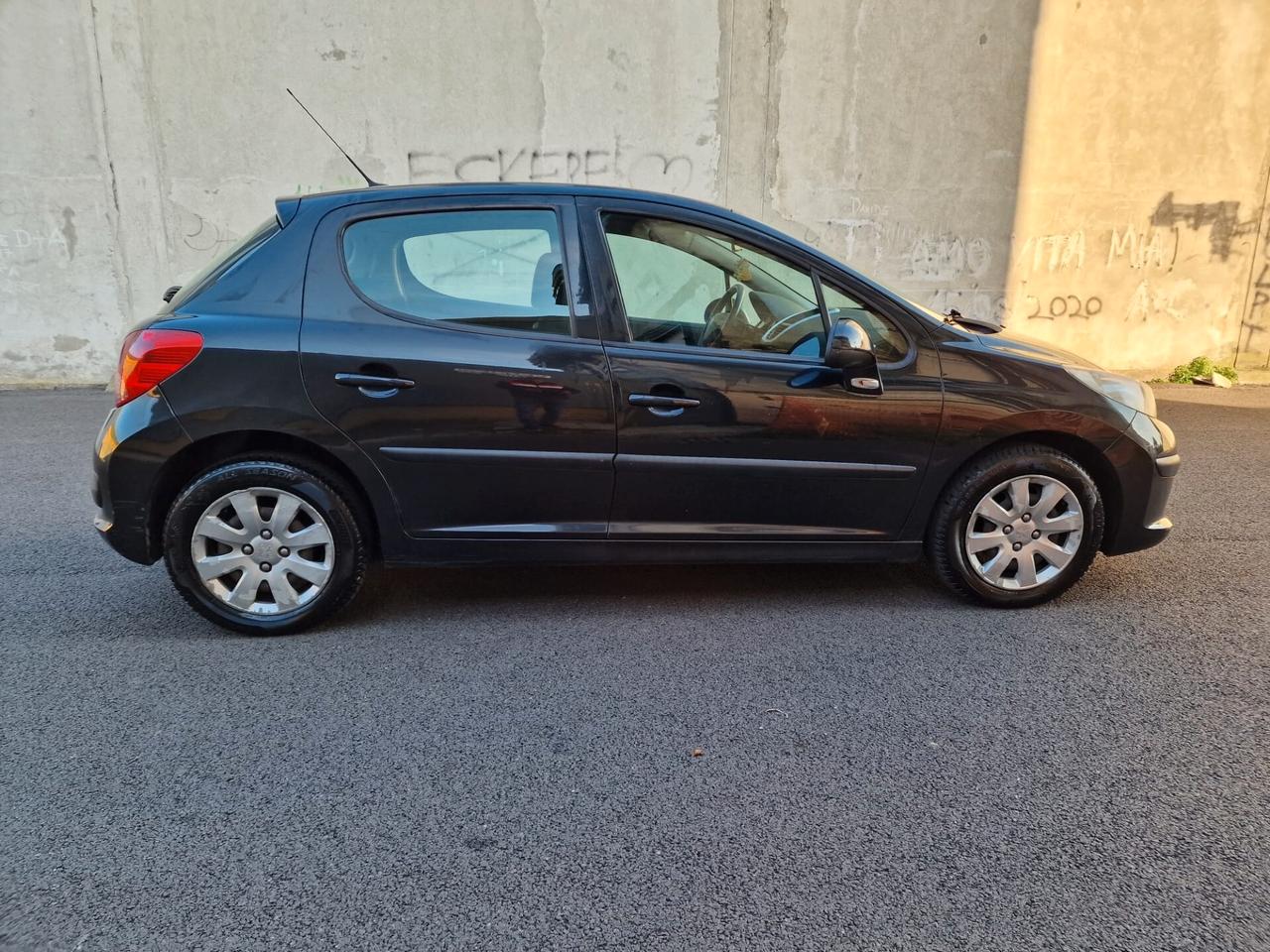 Peugeot 207 1.4 8V 75CV 5p. ENERGIE