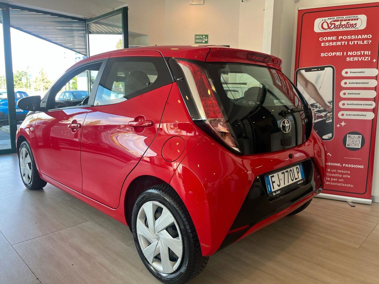 Toyota Aygo 1.0 VVT-i 69 CV 5 porte x-black TSS MMT