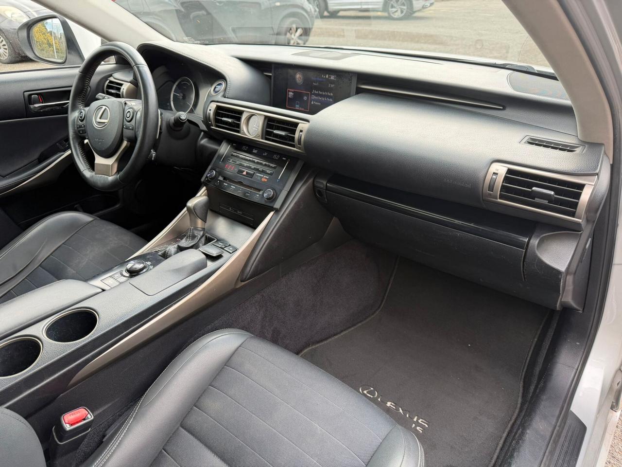 Lexus IS 300 Hybrid Luxury