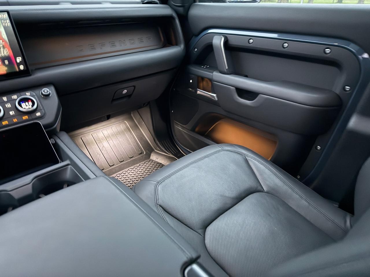 Land Rover Defender - subentro leasing leggere