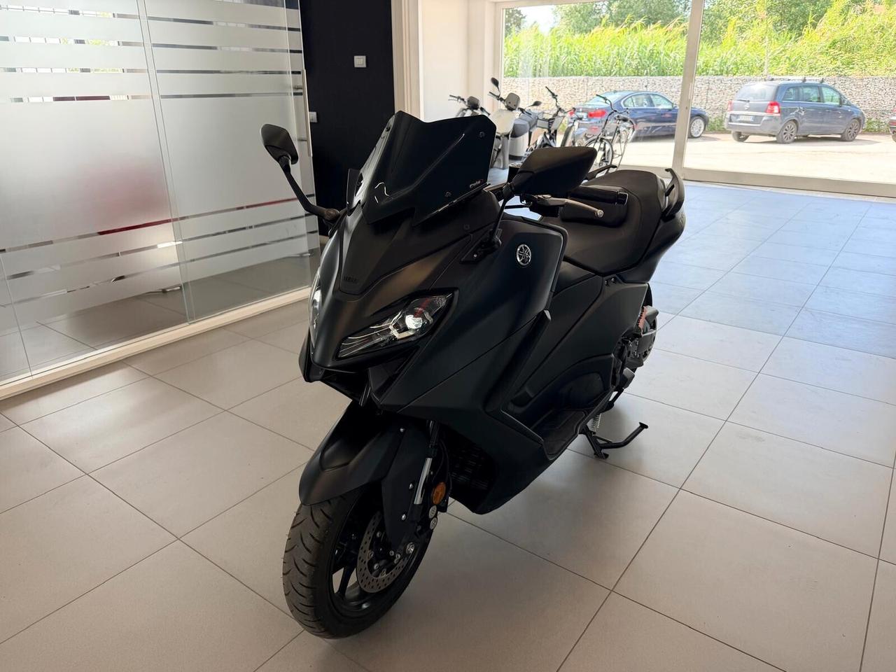 Yamaha T Max 560