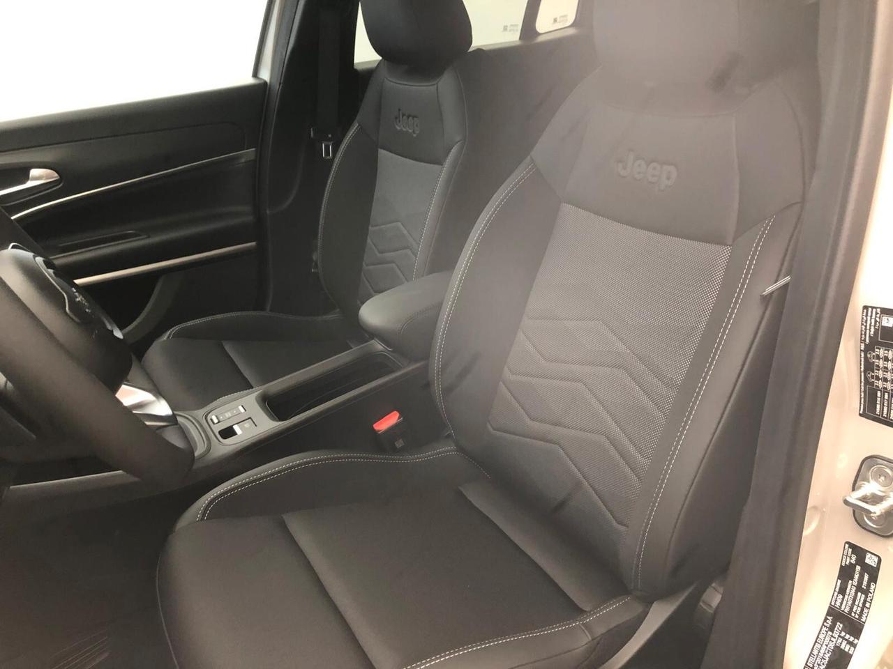 Jeep Avenger 1.2 Turbo 110 CV MHEV Summit