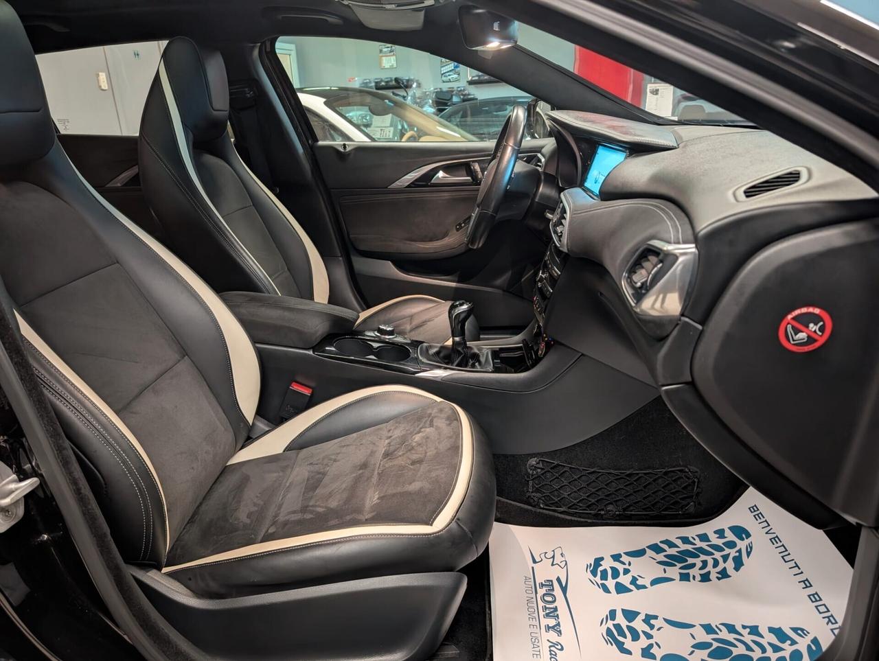 Infiniti Q30 1.5 diesel Sport Black