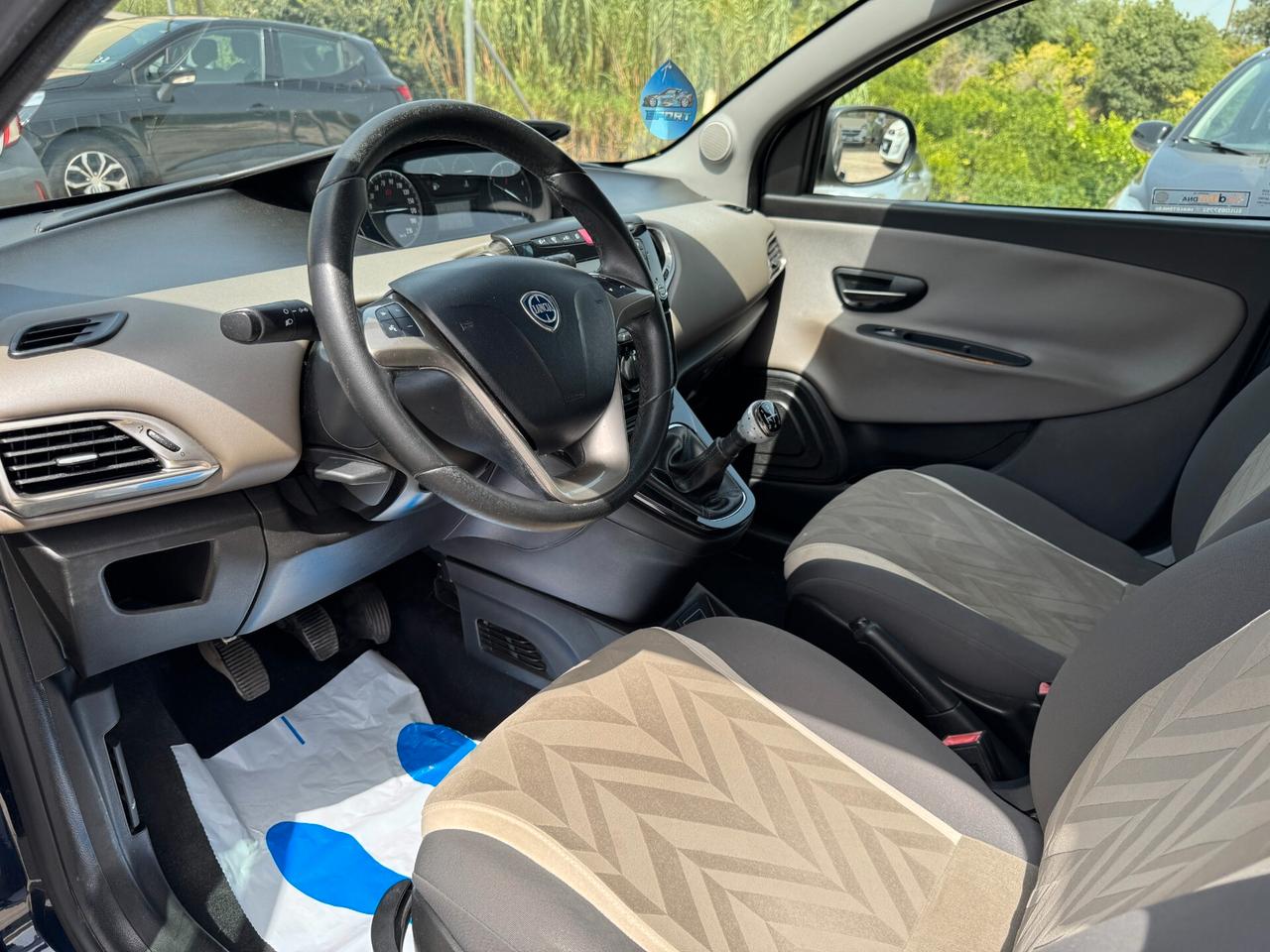 Lancia Ypsilon 1.3 MJT 16V 95 CV 5 porte S&S Silver