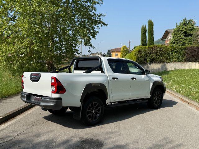 TOYOTA Hilux 2.8 D A/T 4WD Double Cab Invincible IVA ESPOSTA