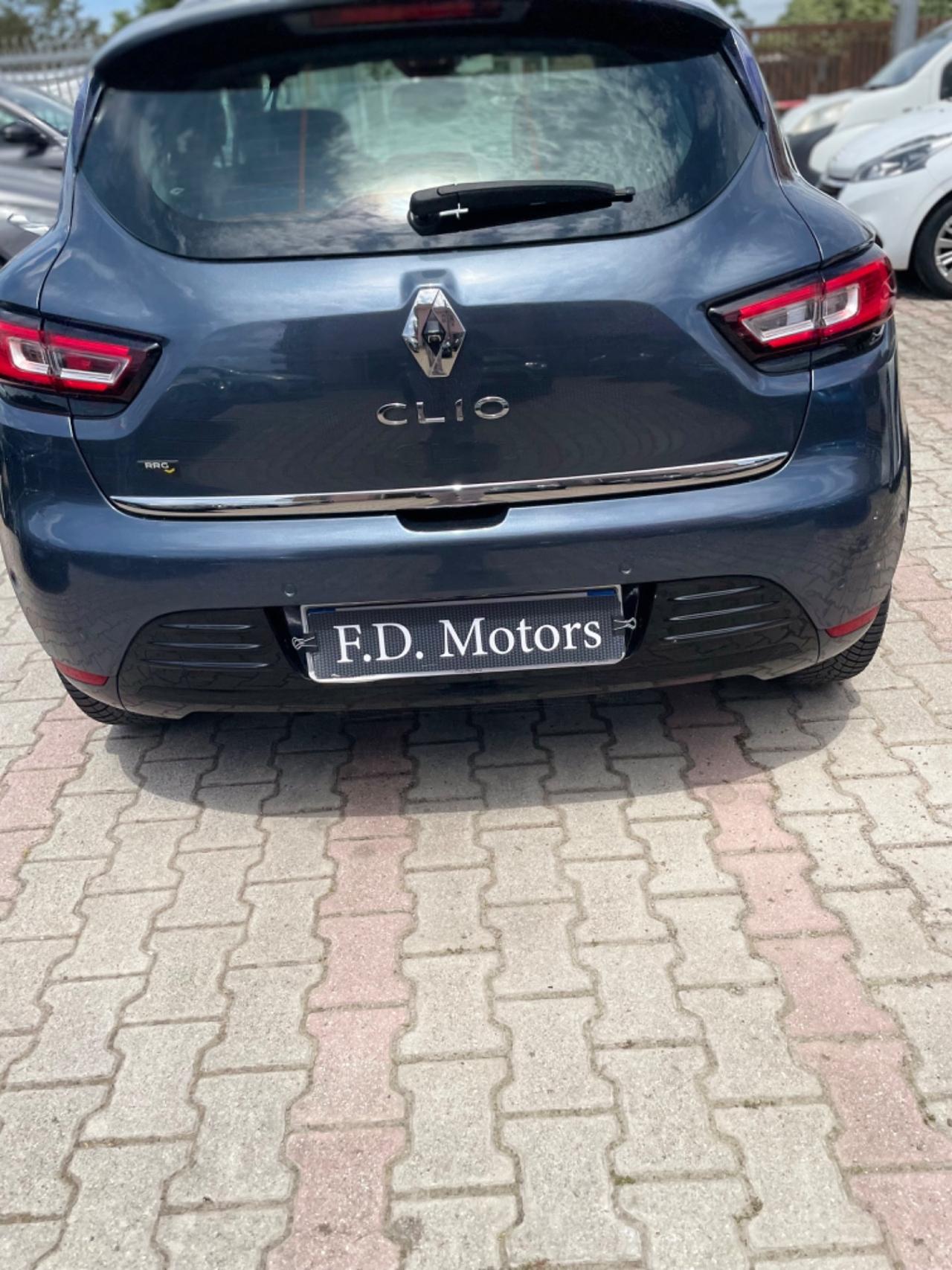 Renault Clio dCi 8V 90 CV 5 porte Moschino Intens