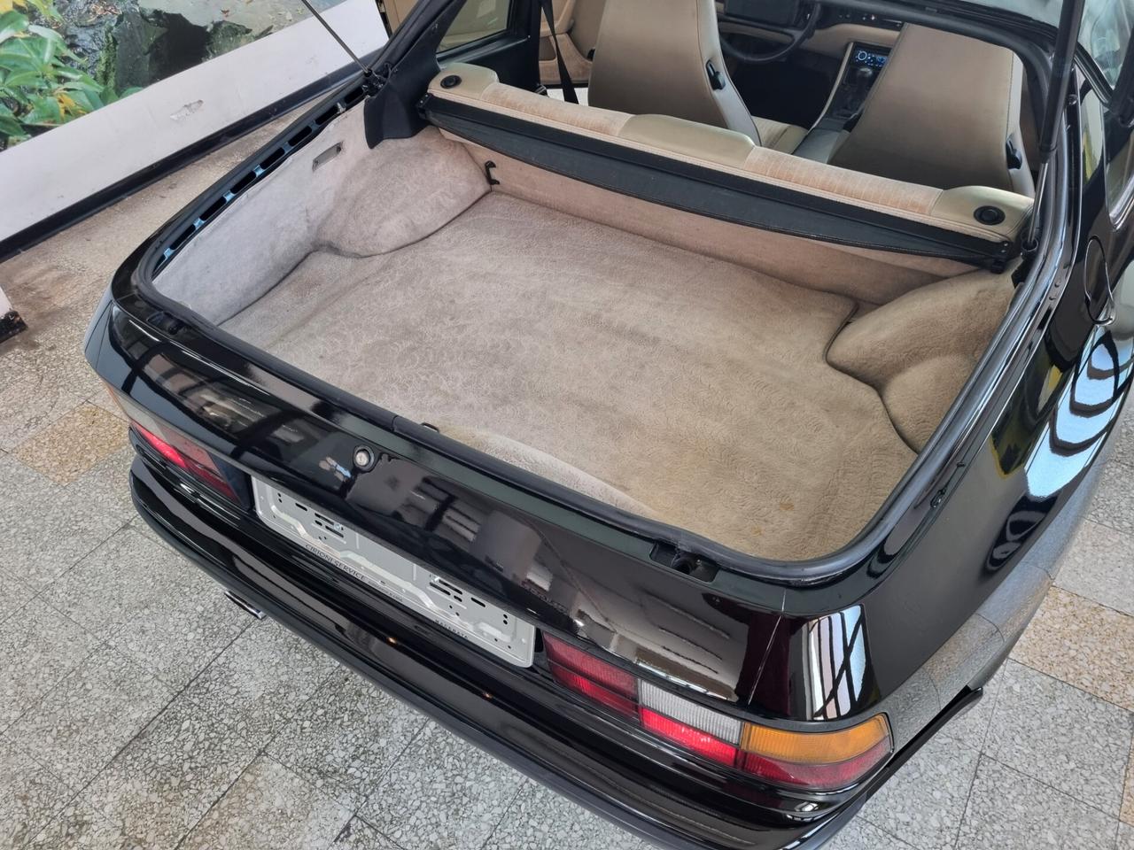 Porsche 944 allestimento S2, clima, sedili elettrici